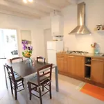 Vento Largo, Casa Irene *