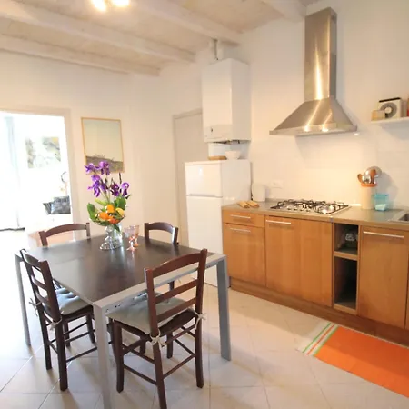 Vento Largo, Casa Irene *